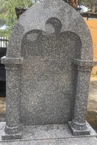 pomnik granitowy
