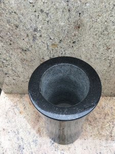 wazon czarny granit