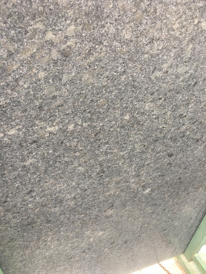 granit Silverpearl Lapatura