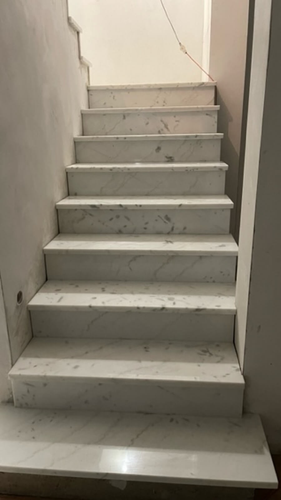 schody marmurowe jasne